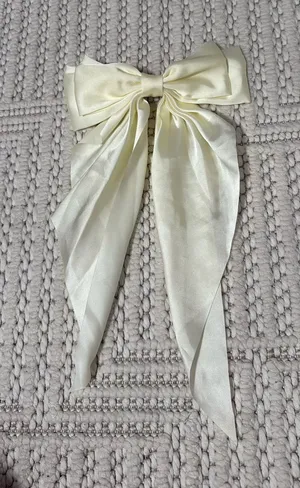 Cream Colored Bow Yellow thumbnail 1