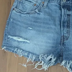 Levi’s 501 Distressed Denim Butterfly Buttons Jean Shorts NWT thumbnail 3