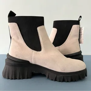 Nurture‎ Denali White Suede Water Resistant Lug Sole Platform Chelsea Boots thumbnail 3
