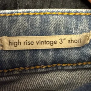 2234 | Wrangler High Rise Vintage Distressed Denim Shorts Light Wash Women 30 thumbnail 5