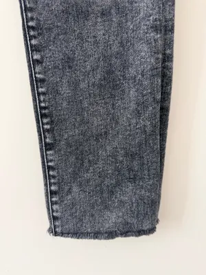 Mother High Waisted Rascal Snippet Ankle Jeans Washed Black thumbnail 5