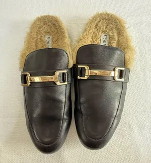 Steve Madden Black Leather Mules with Tan Fur Lining thumbnail 1