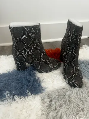 Snakeskin print booties Black Size 7.5 thumbnail 2