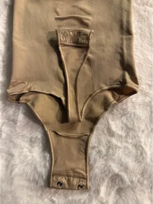 SKIMS Underbust Shaping Bodysuit Thong Clay Small New thumbnail 6