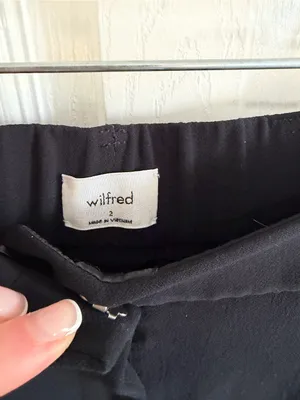 Aritzia Wilfred Crepe Pants Cropped Black Size 2 thumbnail 2