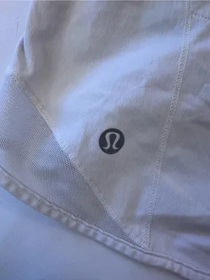 Lululemon Hotty Hot High-Rise Lined Shorts 2.5 White Size 6 LW7AHRT P60218 thumbnail 5