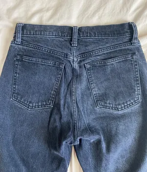 Abercrombie Black High Rise Jeans thumbnail 6