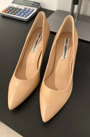 Karl Lagerfeld Nude Pumps Size 8 thumbnail 1