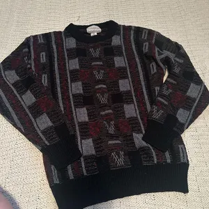 Limited Edition Sweater Size M thumbnail 1