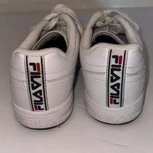 Fila‎ Reunion Women's White/Navy/Red Leather Sneakers Lace Up Low Top Shoes 8 thumbnail 5