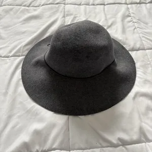 Womens OS 100% Wool Hat‎ Gray Felt Floppy Leather Bow Dainty Romantic Feminine thumbnail 3