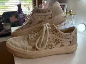 Vans Women’s Shoes Old Skool thumbnail 1