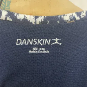 Danskin Navy and White Patterned Women's Top Size Medium thumbnail 4