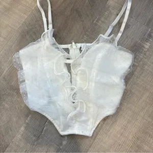 Elegant White‎ Lace corset thumbnail 1