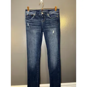 Aeropostale Skinny Jeans Womens 6 Medium Wash Blue Distressed Stretch Denim thumbnail 2