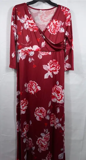 XL Floral Maxi Dress with V-Neck and 3/4 Sleeves thumbnail 1