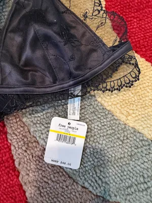 NWT Intimately Free People Black Lace Criss Cross Bralette Unlined Size Medium thumbnail 2