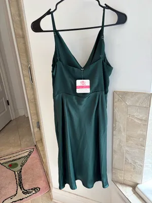 Boutique Emerald Green Satin Cowl Neck Dress thumbnail 3