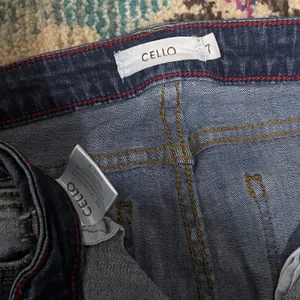 Cello Distressed Jeans, Size 7 thumbnail 2