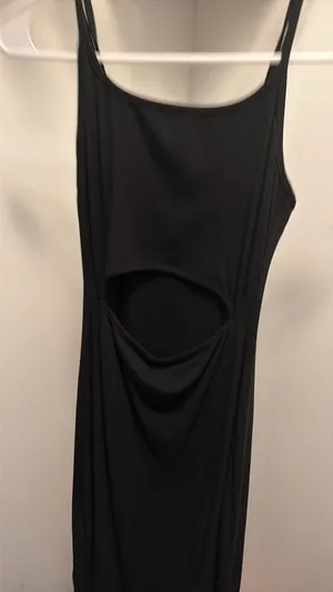 Black dress thumbnail 3