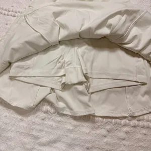 Gilly Hicks Go Energize White Tiered Ruffle Tennis Skort Skirt Womens Medium thumbnail 3