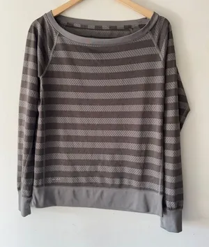 Nike‎ Dri-Fit Long Sleeve Mesh Striped Gray Top thumbnail 1