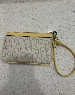 Women’s Calvin Klein Pastel Yellow Cream Wristlet Wallet EUC thumbnail 3