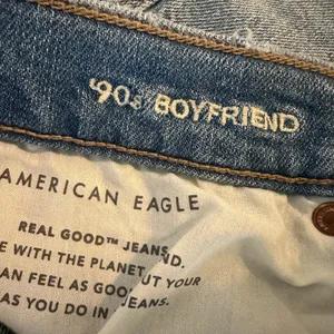 American Eagle Distressed High Rise 90's Boyfriend Women's size 12x-longJeans thumbnail 3