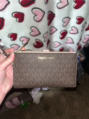 Michael Kors Logo Wallet thumbnail 4