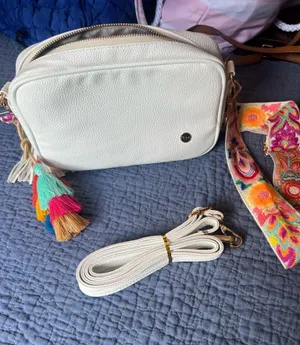 Modern and Chic crossbody purse White thumbnail 1