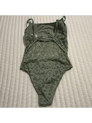 GILLY HICKS Small Green Lace Bodysuit Built In Bra Crochet Look Abercrombie thumbnail 5