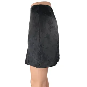 Mi Ami Black Silk Satin Floral Jacquard Slit Zipper Mini Straight Pencil Skirt M thumbnail 2