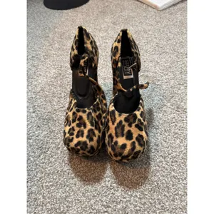 Too Sexy Leopard Print Faux Fur Platform Block Heels Ankle Strap Pumps 7.5 thumbnail 5