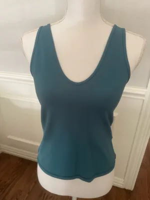 Athleta Tank medium like new  thumbnail 1