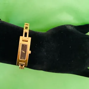 Ladies GUCCI dressy GOLD TONE Watch🔥🔥 thumbnail 8