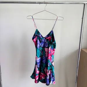 80s Vintage Cacique Lingerie Bold Floral Slip Dress Romper Sleepwear Glam Small thumbnail 2