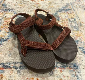 Teva Sandals thumbnail 1