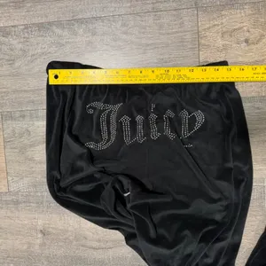 Juicy Couture Black Velour Rhinestone Logo Joggers Sleepwear Pants Womens Medium thumbnail 8