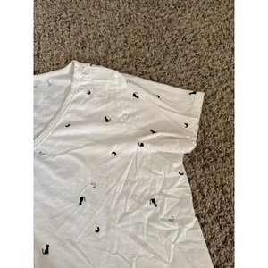 Old Navy Women's Everyday V Neck Cat Moon White Short Sleeve‎ Tee Size XL thumbnail 5