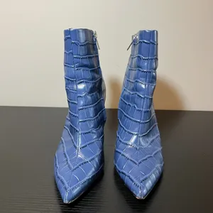 Marc Fisher LTD Blue Croc Embossed Pointed Toe Block Heel Ankle Boots Size 8.5 thumbnail 4