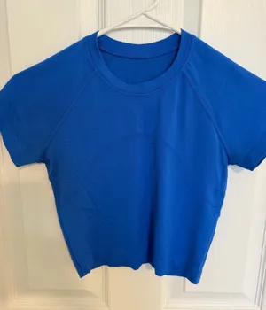 Lululemon cropped top thumbnail 1