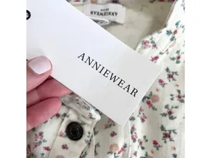 NWT AnnieWear Ditsy Print Denim Crop Vest Size S White Floral Scalloped thumbnail 4