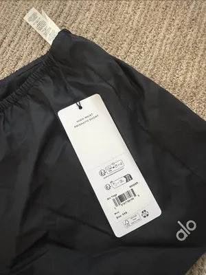 ALO Yoga Black High Waist Prismatic Short thumbnail 2