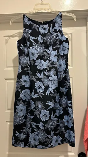 Ann Taylor Silk Sheath Dress Size 4 Blue Floral Classic Cocktail Wedding Formal thumbnail 1