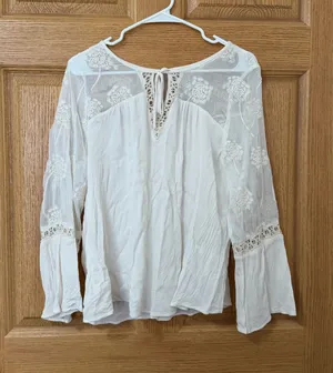 ENTRY White blouse thumbnail 1