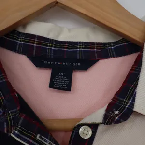 Tommy Hilfiger Polo Shirt Womens S Preppy Pink Colorblock Crest Excellent thumbnail 2
