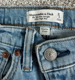 Abercrombie 90s Slim Ultra High-Rise Straight thumbnail 2