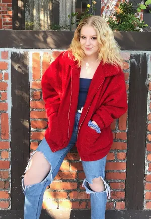 I am Gia Coat thumbnail 1