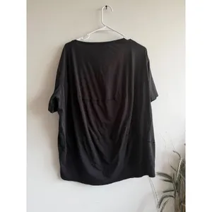 Lululemon Womens Black Oversized Short Sleeve‎ Tee Back Seam Detail Sz 10 thumbnail 3