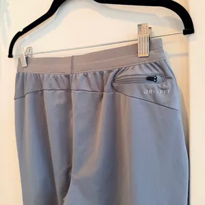 Nike Dri Fit Women's Gray Running Joggers Elastic Waist Draw Strings Size Medium thumbnail 8